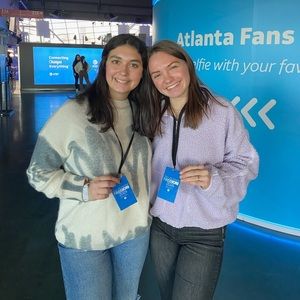 Le Lis sweater from local boutique Chloe Rose